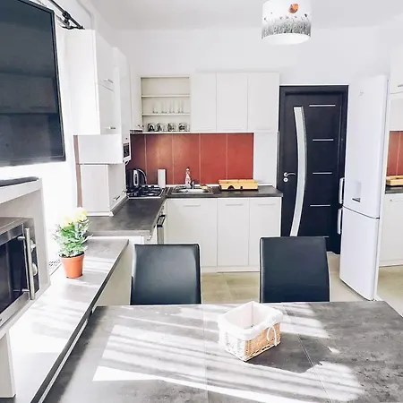 Sunrise Floor Apartment *